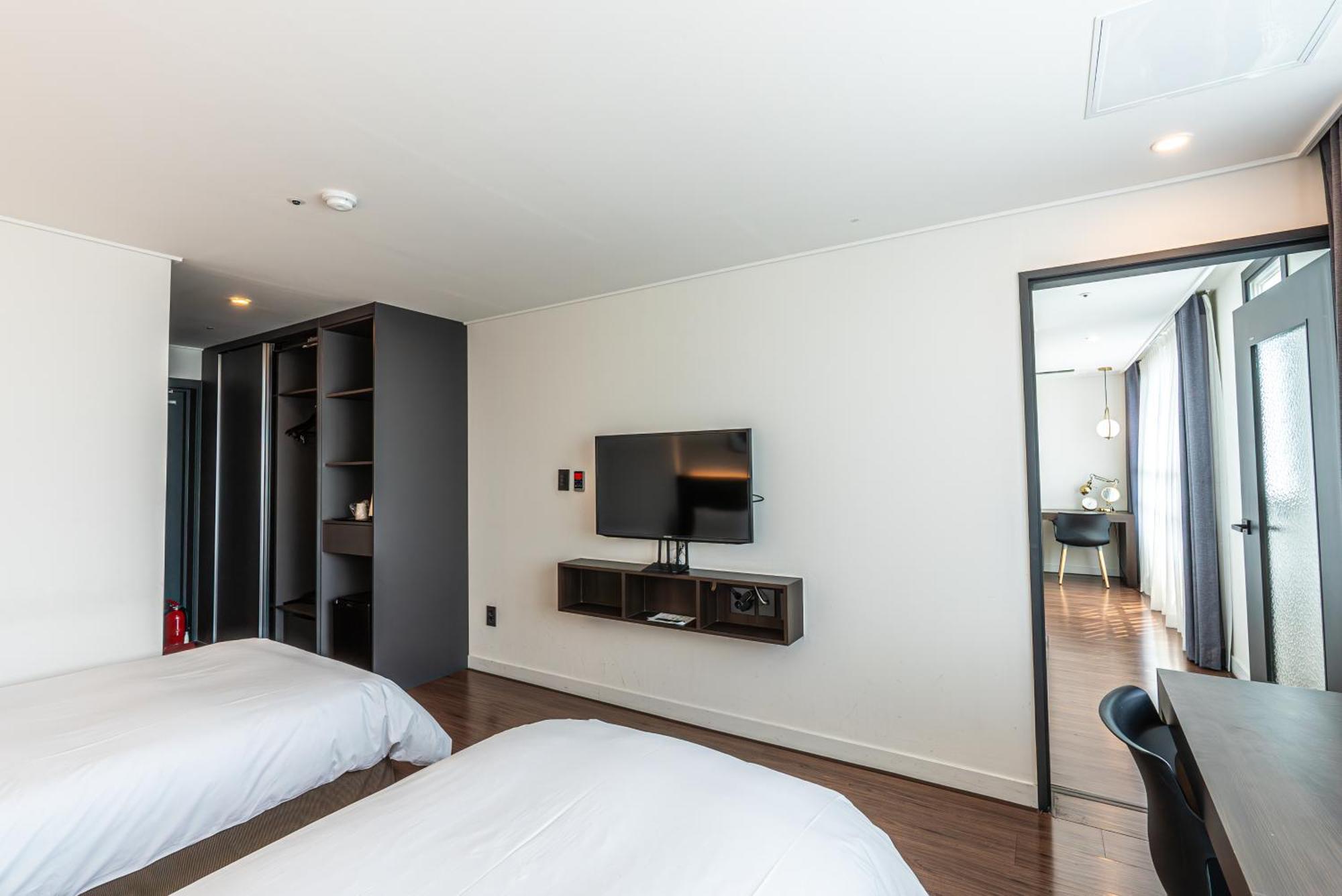 Hotel The Grang Jungmun Seogwipo Dış mekan fotoğraf