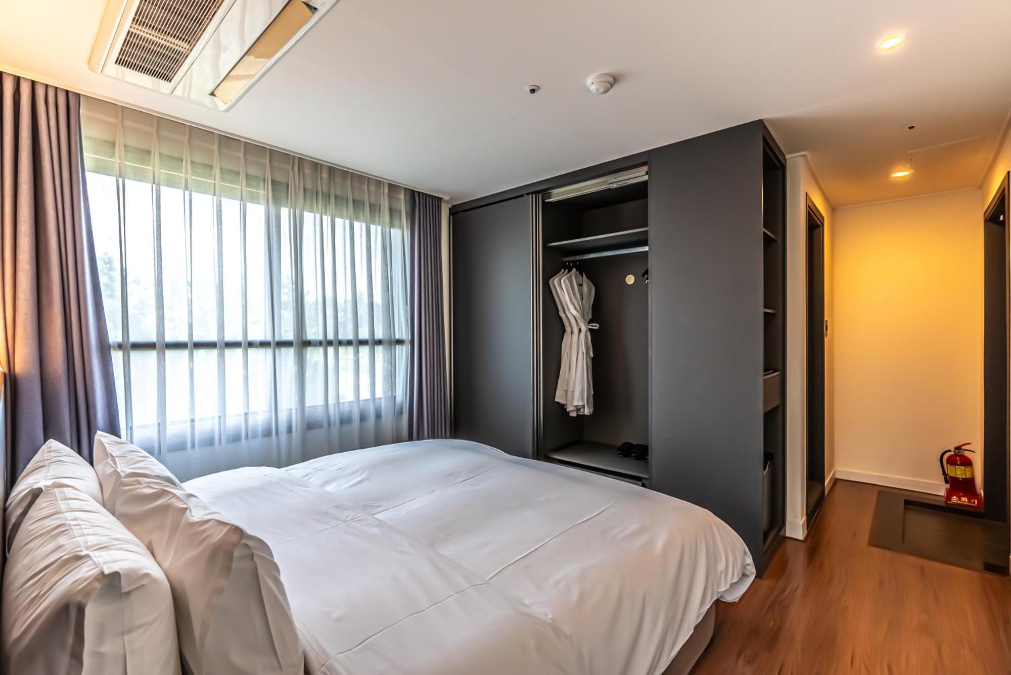 Hotel The Grang Jungmun Seogwipo Dış mekan fotoğraf