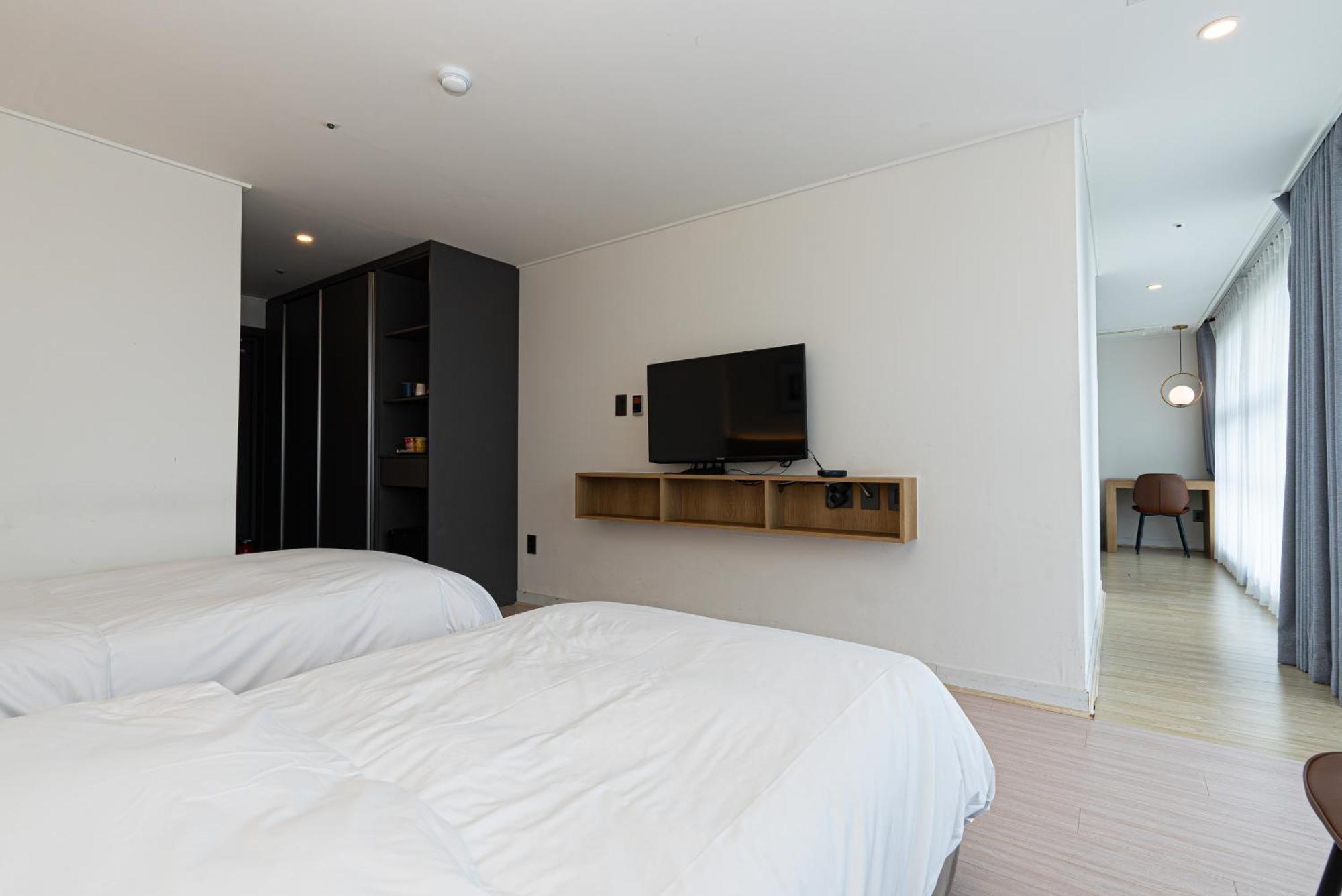 Hotel The Grang Jungmun Seogwipo Dış mekan fotoğraf