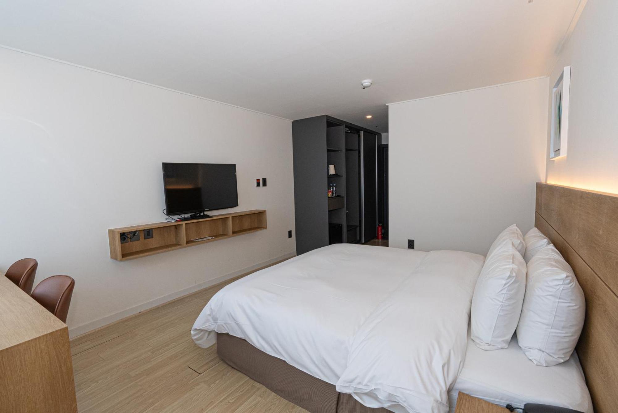 Hotel The Grang Jungmun Seogwipo Dış mekan fotoğraf